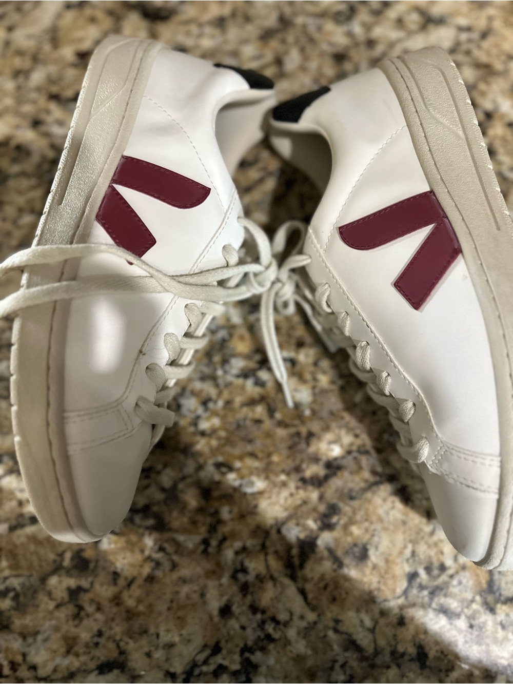 Veja V-12 Sneaker in Extra White & Marsala Nautico - Picture 5 of 10